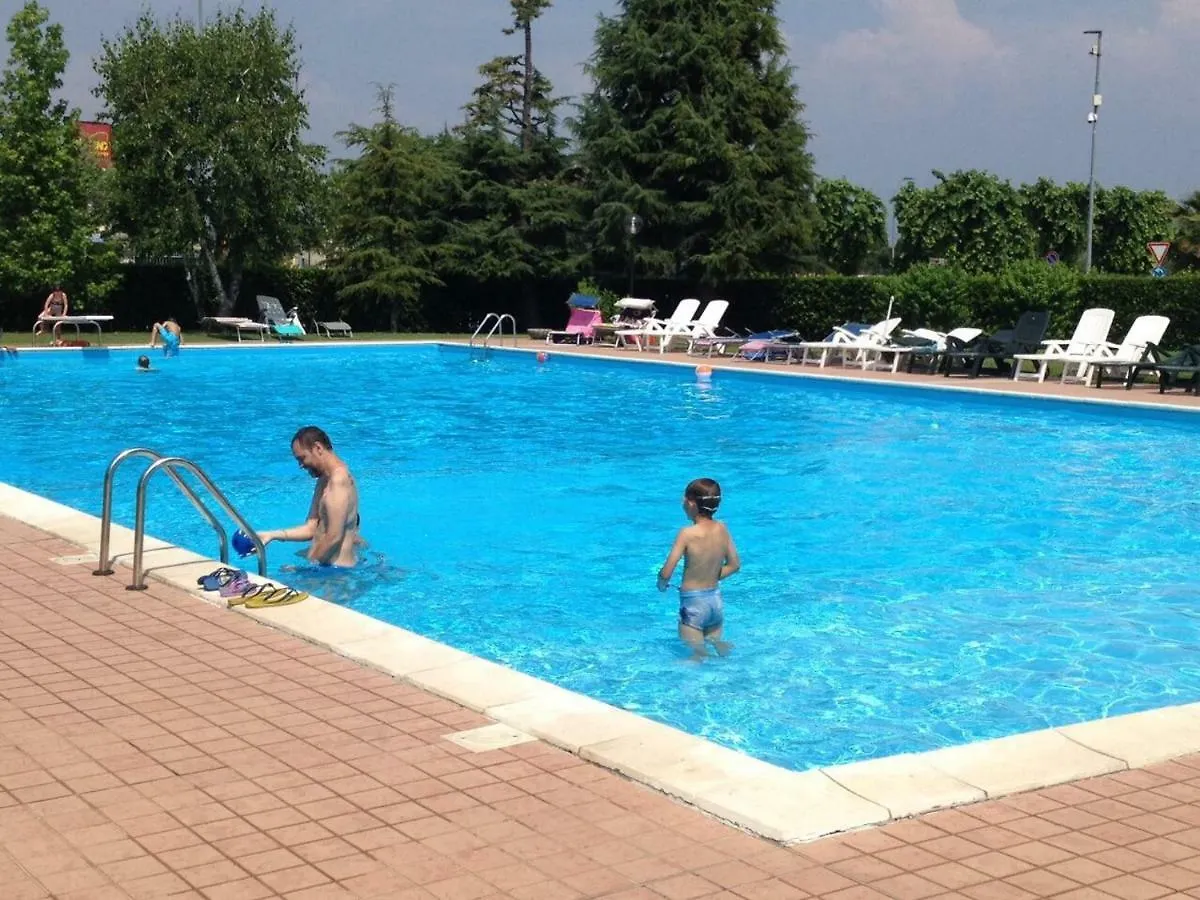 Contacten van Finestra Sul Lago